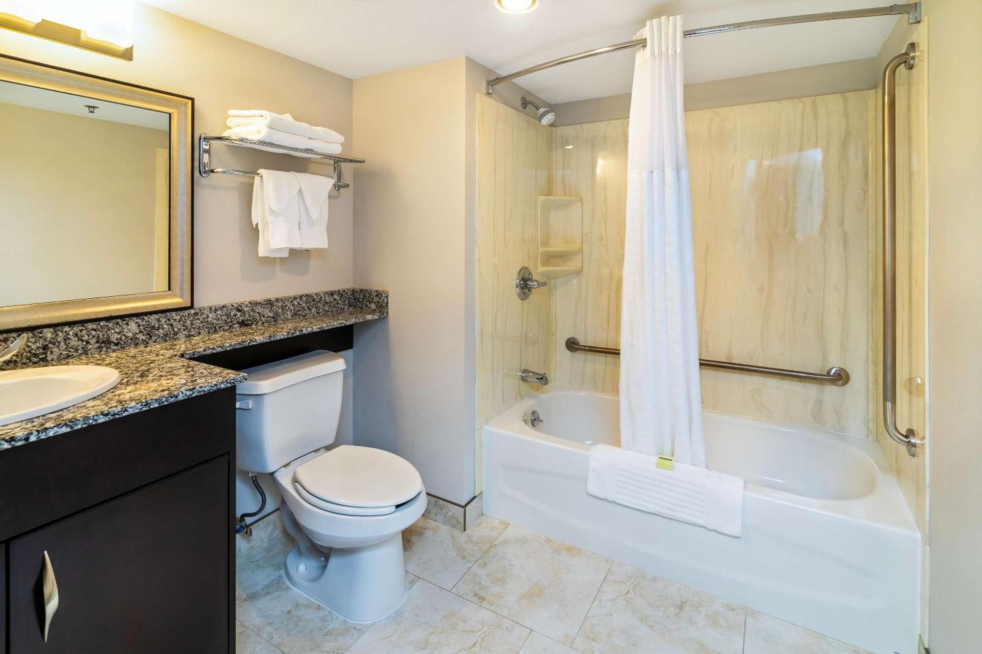 Comfort Inn & Suites Moose Jaw Dış mekan fotoğraf